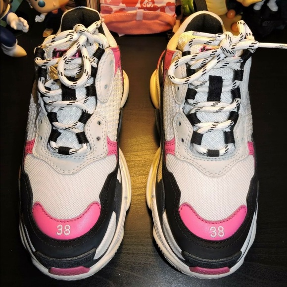 Balenciaga triple s 38 8US - Picture 2 of 8